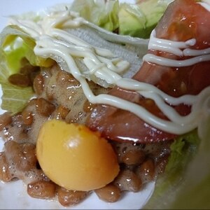 納豆と、サラダ